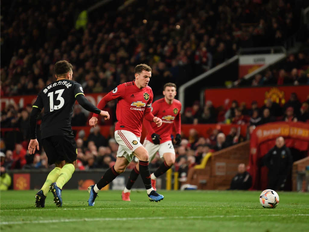 足球——英格兰足总杯：曼联夺冠